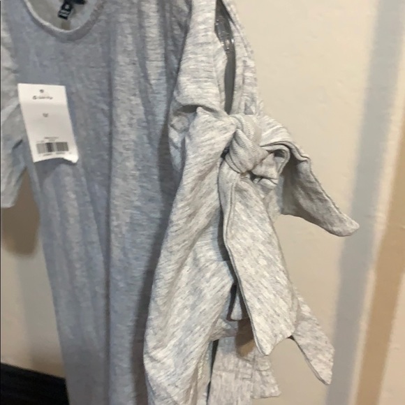 NWT Banana Republic Light knotted sleeves tee bows - Picture 3 of 7